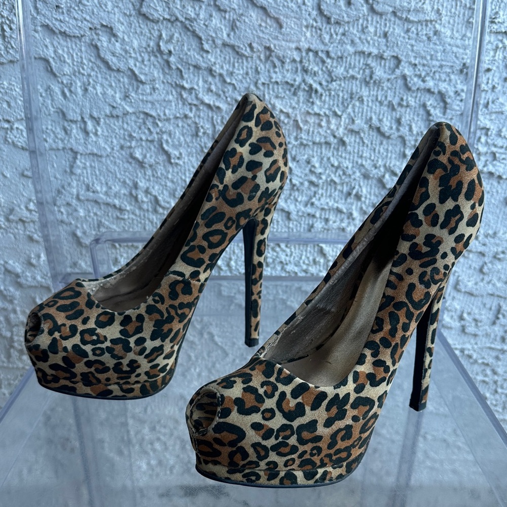 Qupid Leopard Print Peep Toe Heels size 6 1/2- used in good condition